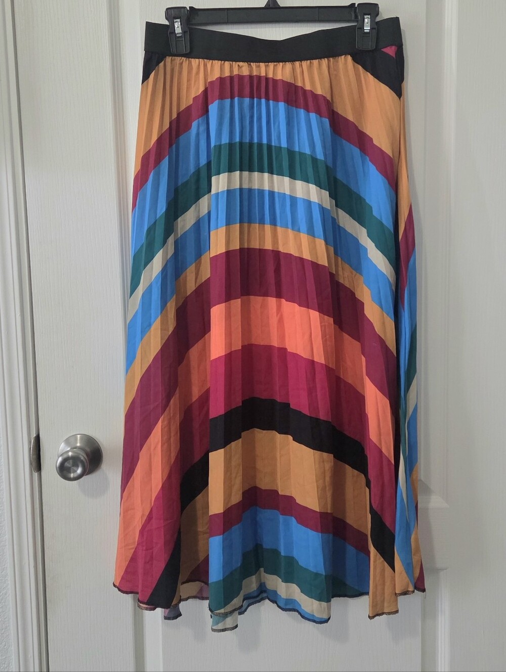 Sadie & Love Women's Rainbow Chevron Pleated Midi Skirt - Picture 2 of 2